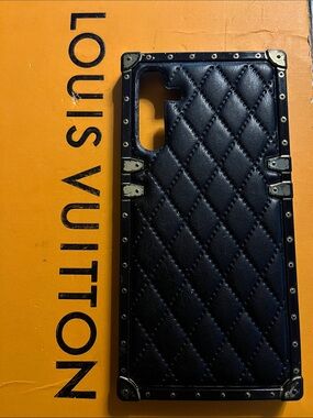 Black Quilted Trunk Phone Cover with Gold Hardware for Samsung A5G
